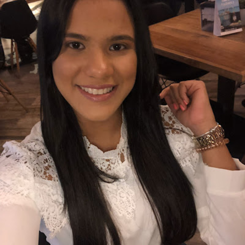 Meet your Posher, Ana